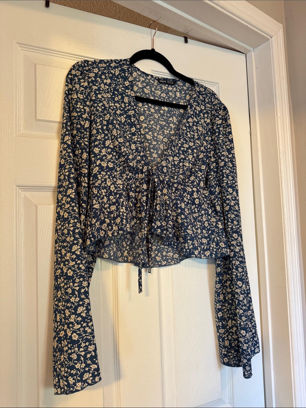 SHEIN Navy Floral Tie-Front Long Sleeve Crop Blouse
